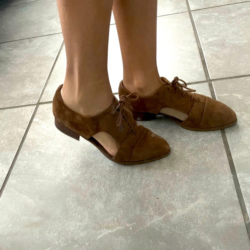 Nine West: Suede Cut Out Flats in Tan Size 7